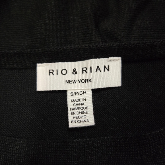 RIO & RIAN Soft Lightweight Black Sweater With Studded Sleeves. Size Small - Picture 8 of 11